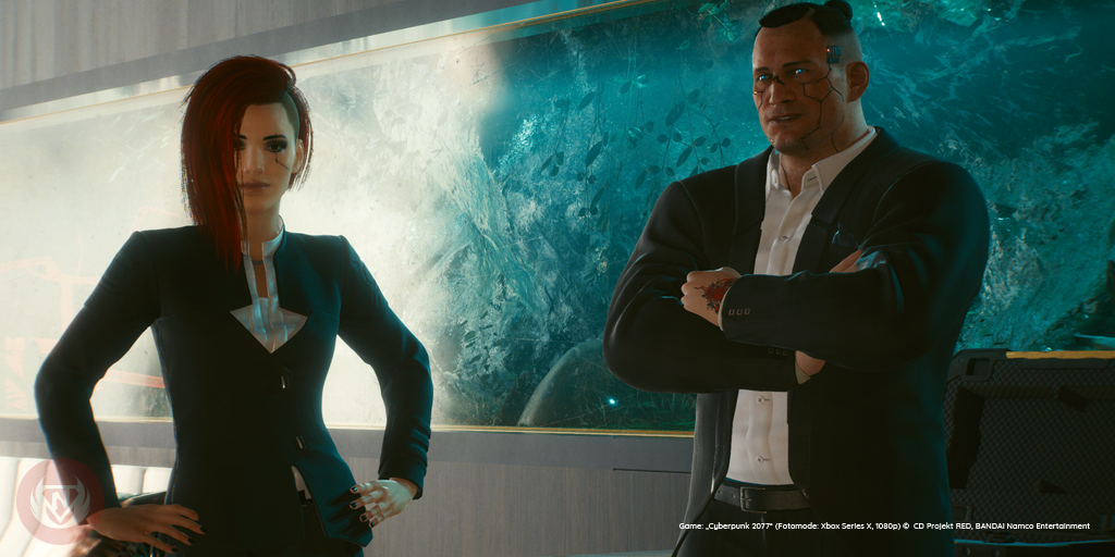 Screenshot Cyberpunk 2077 (Fotomode: Xbox Series X, 1080p) - Weibliche V im CorpoOutfit mit Jackie